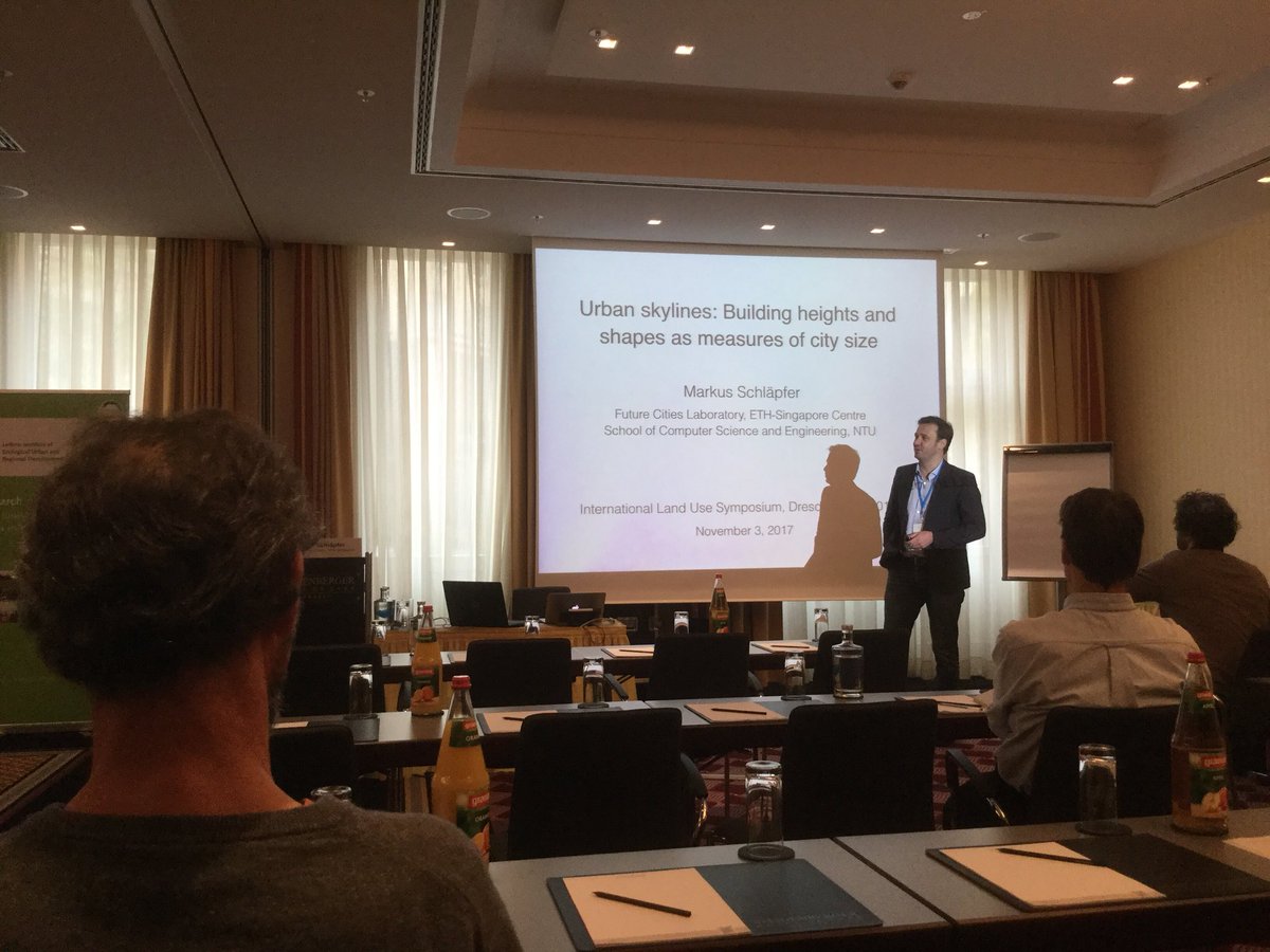DiegoRybski's tweet photo. Markus Schläpfer from @_FCL talking at #ILUS2017: city 3D shape is a result of historic and economic development https://t.co/nxAsoGuMMR