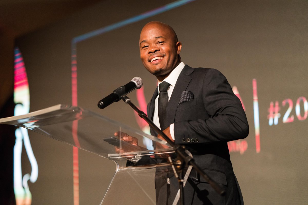 Prosper4Africa's tweet photo. The Africa Awards for #Entrepreneurship gala was a night of inspirational words @FredSwaniker @vedasunassee @Tonjebakang #AAE2017 #ALN2017 https://t.co/SFWDsMv43I