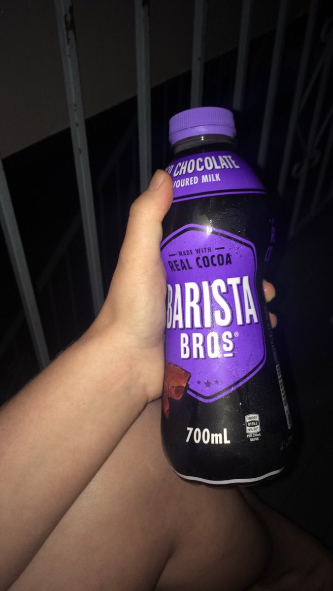 alyssanolan555's tweet photo. CHOCCY MILK @britt_saunders https://t.co/YFPKgtSiEH