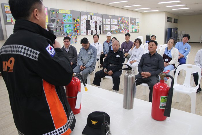 whoami2011's tweet image. 화재안전 및 소방교육 실시 일시 : 2017년 11월 3일 오전10:30~ 
#고양정신병원 #고양소방서 #화재안전교육 #환자안전 #소방교육