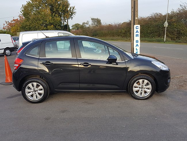 Very smart 2012 Citroen C3 1.4 VTR 5dr with full history, air-con. Low insurance. Panoramic sunroof. Only £3695 . dclast.com/showdetails.ph…