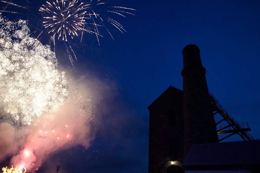 What are you doing for #BonfireNight? We're heading to <a href="/heartlandsuk/">Heartlands Cornwall</a> for fairground rides and fireworks!
ow.ly/N8gS30gkcxP #Cornwall