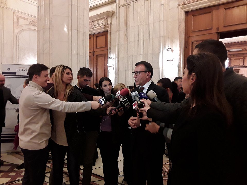 eDezvoltare's tweet photo. VPM Paul #Stanescu: #Ghid de #dezvoltare a #zonelor #functionale și #proiecte, elaborat de #MDRAPFE: https://t.co/h5jCrUXBNx #CEMAT2017 https://t.co/FKnMEuZDpA