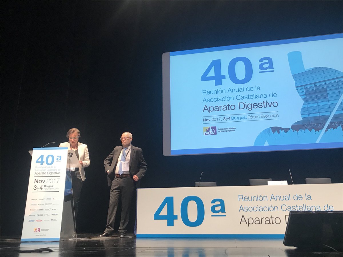 BelenChucrut's tweet photo. Emocionante momento de presentación del Dr. Gomollón en #ACAD2017 #burgos @sicilia_beatriz @fgomollon https://t.co/DKJP5dfjIS
