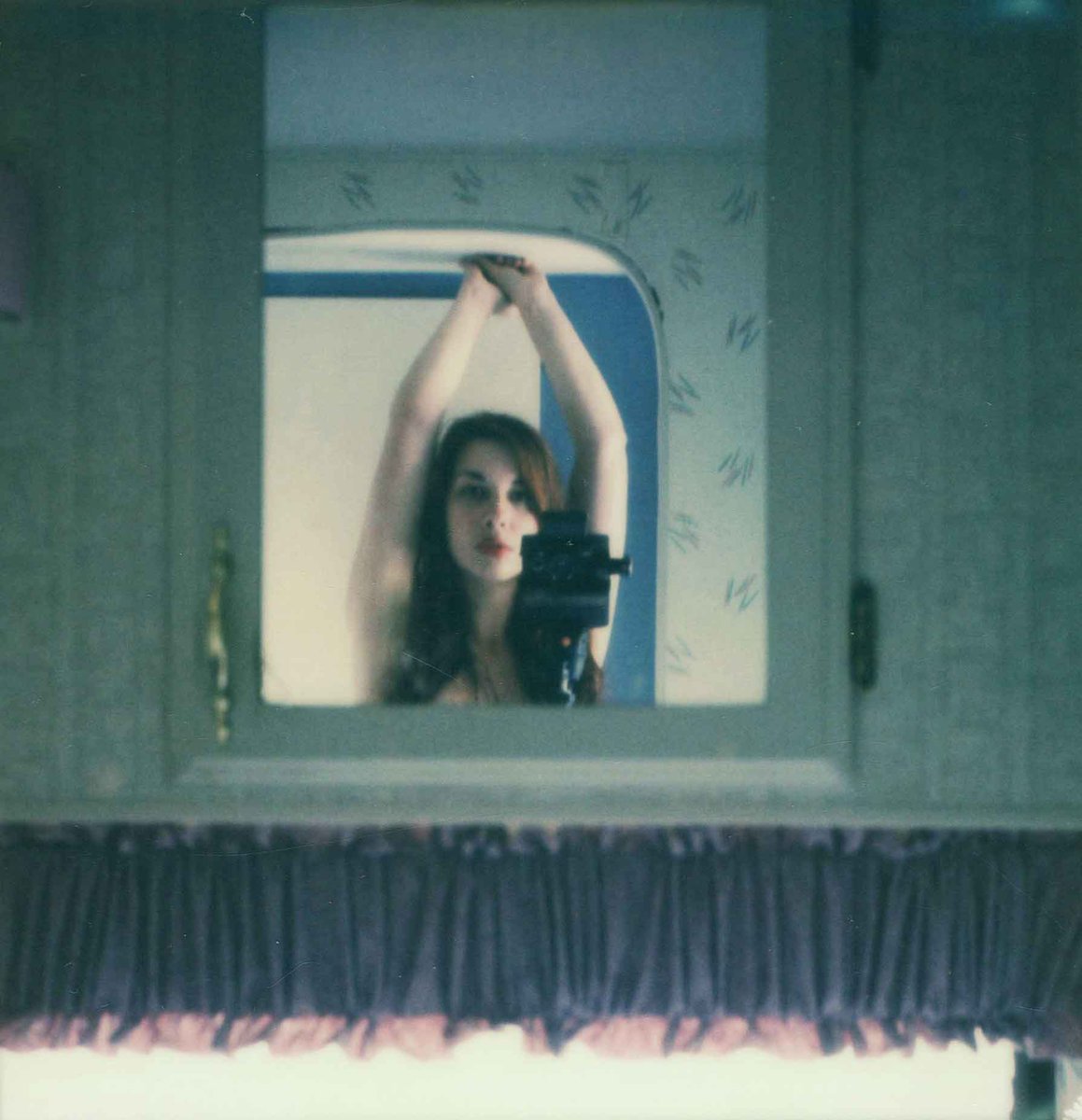 las polaroid mágicas y melancólicas de sarah seené bit.ly/2xSWIUX via <a href="/misgafasdepasta/">misgafasdepasta</a>