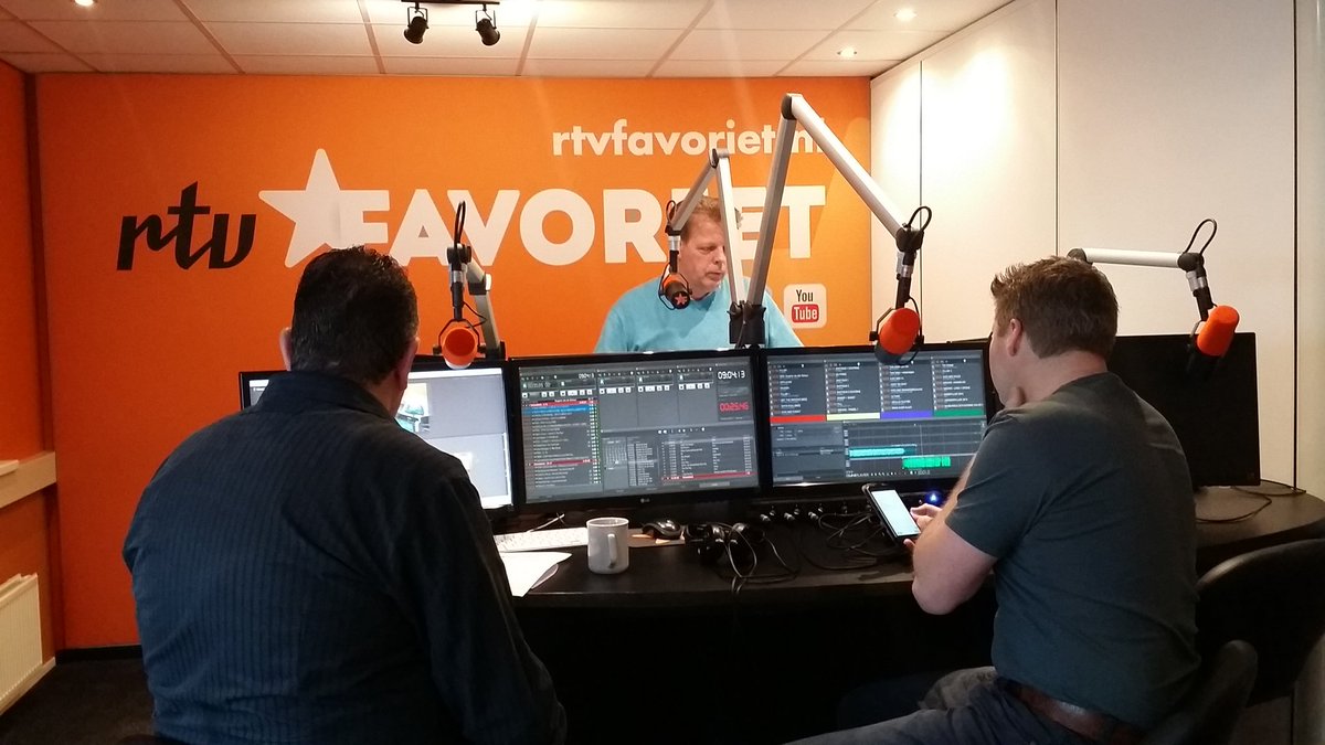 Zevenaar's tweet photo. Bij @eugenevdschuur met Michiel @EetLokaal7aar en Gerard @LTONoord #Liemers over #KorteKetensindeLiemers op ma 6/11 https://t.co/6cph64pS6n https://t.co/fnj5PXg1tI