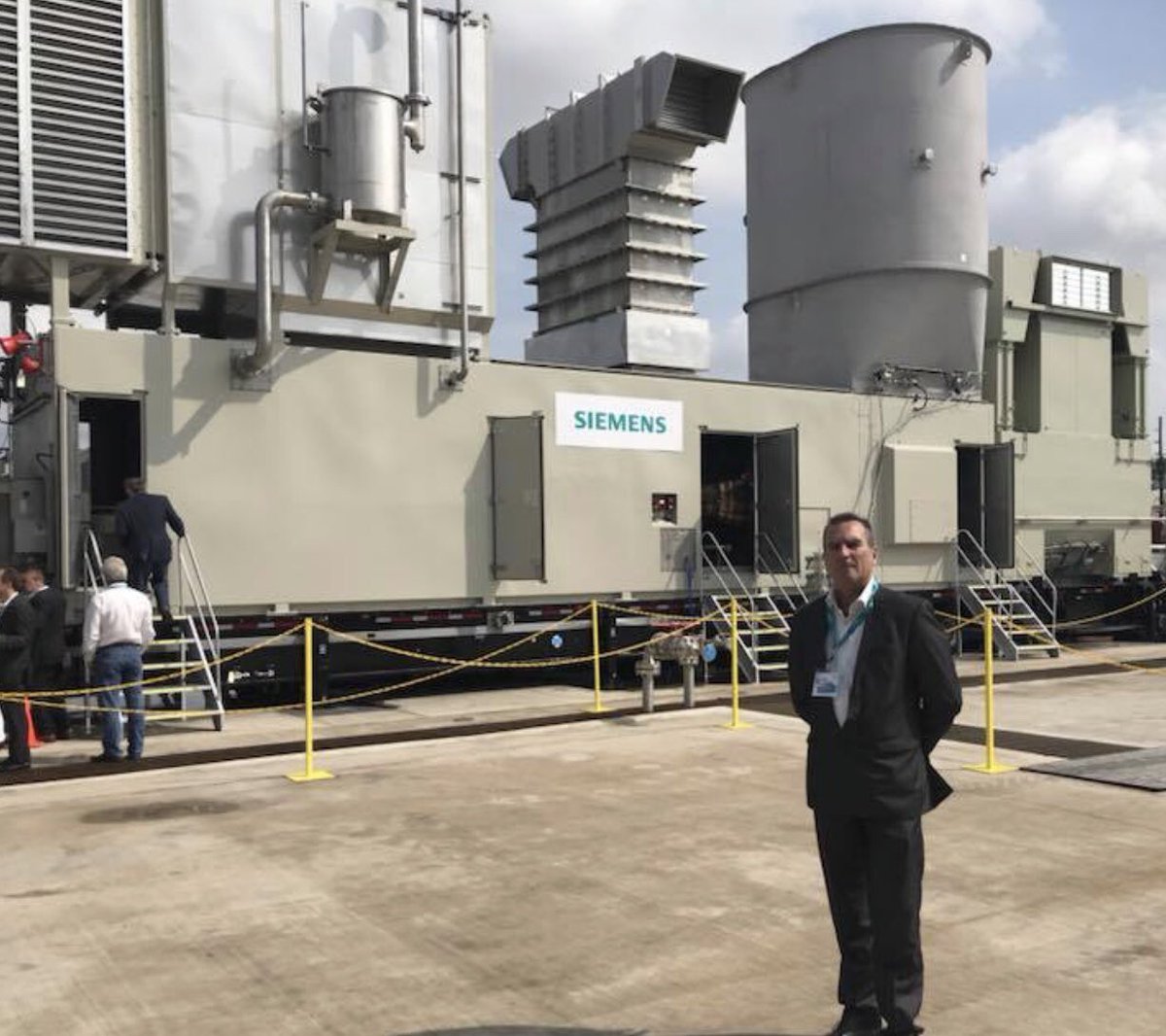 Interlink_Power's tweet photo. As a leader in the Mobile Gas Turbine Solutions we are the 1st team OEM’s think of, our team working with the latest machine #interlinkpower https://t.co/Ra5sKs4Za3