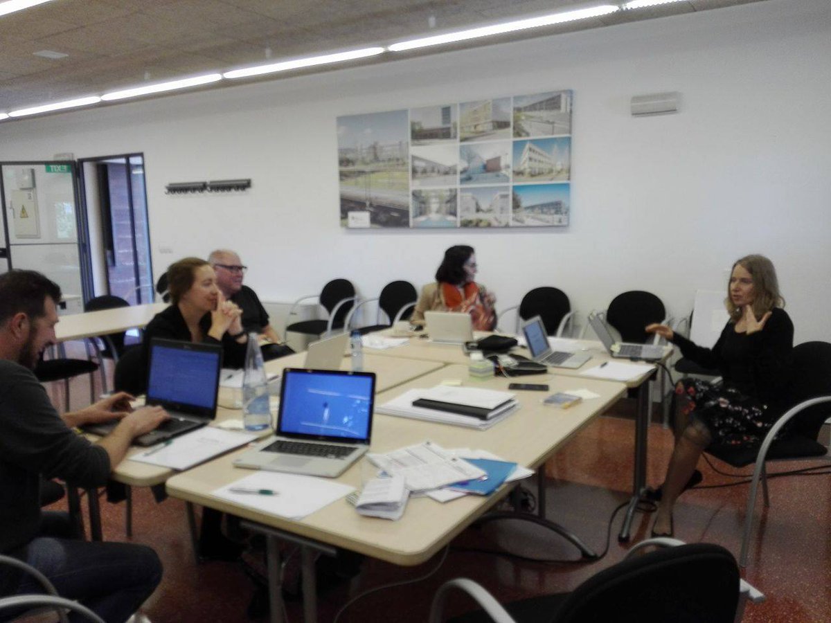 SocialUP tweet media