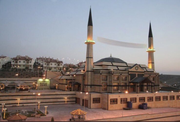 Cumamız mübarek olsun.