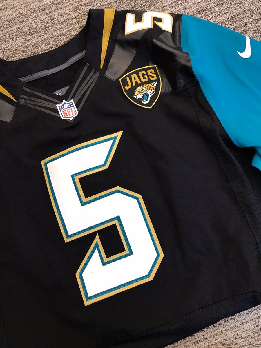 FanDuel's tweet photo. We heard it's #NationalJerseyDay...SO WHO WANTS A JERSEY???

1⃣ FOLLOW
2⃣ RT/LIKE

💥 TWO WINNERS @ 4PM ET 11/3 ➡️ https://t.co/8aGTkZBA1P https://t.co/hKEBXzE8pq