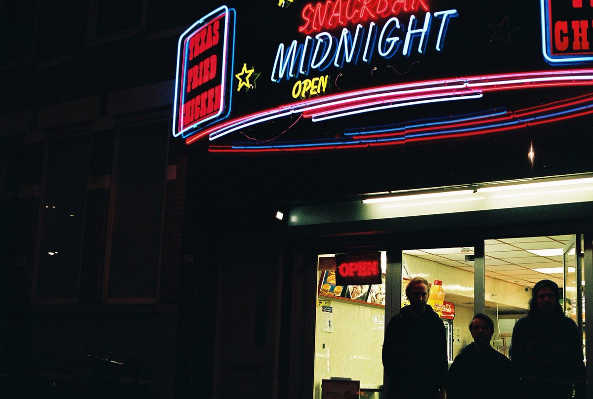 Review + <a href="/leminiwho/">Le Mini Who?</a> tip: <a href="/TheLumes/">The Lumes</a> heeft Envy EP uit. 11-11 zijn de R'damse post-punkers gratis in Utrecht te zien nmth.nl/le-mini-who-ti…