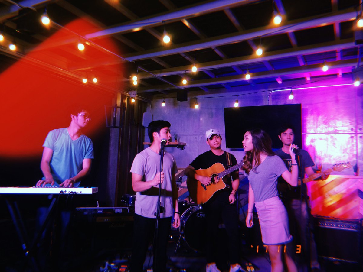 FLband's tweet photo. Finally nakumpleto din kami! Thank you, Tierra’s! ✨

Happy birthday, Daniel!! 🎉

#PetmaLou https://t.co/h6nkXSYe4Z