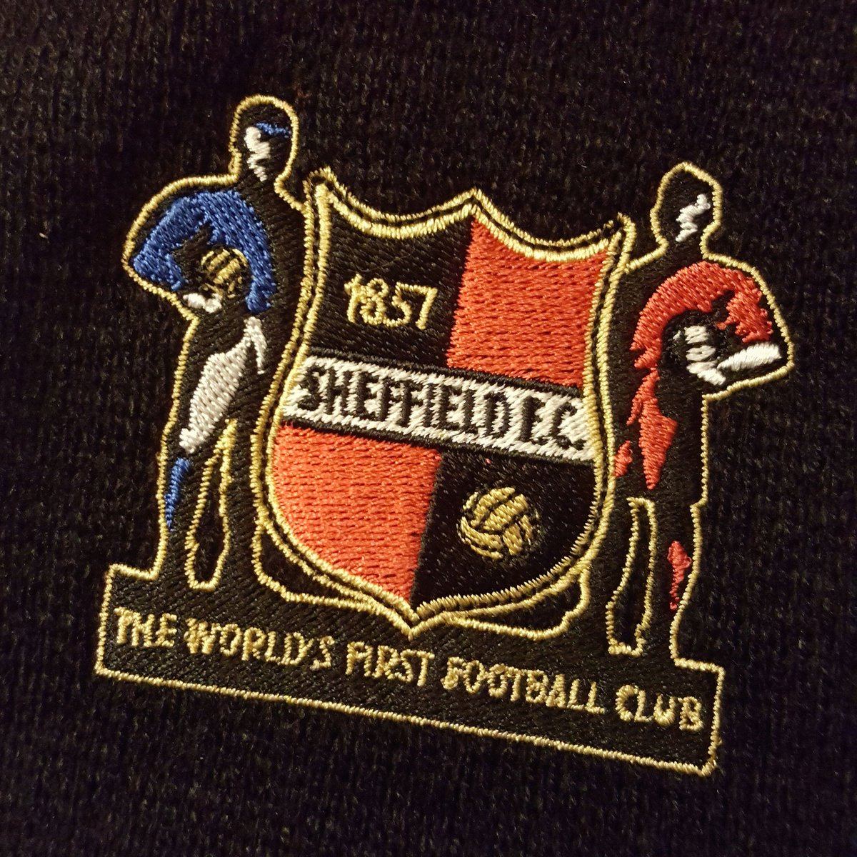 touchlineradio's tweet photo. Got some mail... Thank you for the scarf! ICYMI: Check out Episode 57 for my chat with Richard Tims about @Sheffieldfc  @Chairman1857 😊 https://t.co/C8jvQJGQT3
