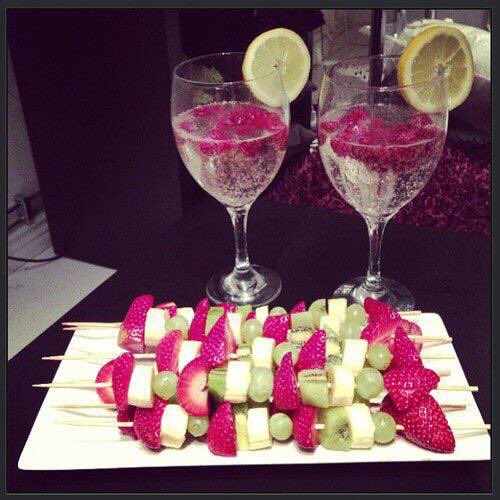 Είναι διγαμία ν’ αγαπάς και να ονειρεύεσαι.....