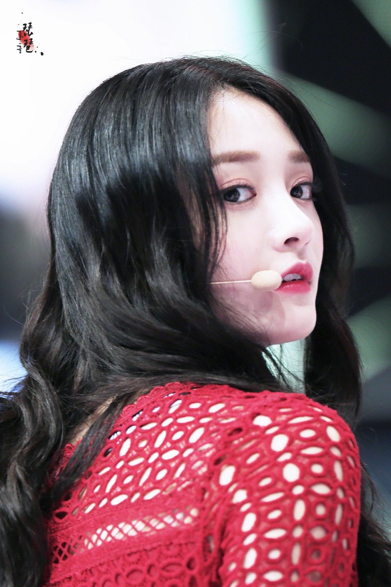 ももたろ No Twitter 主張しない顔立ちは清楚さ を兼ね備えた顔になりたい日もあるし 誰も文句を付けられないような整った顔になりたい日もある いや結局どちらにも慣れないんだけどめっちゃ迷うから助けて 笑