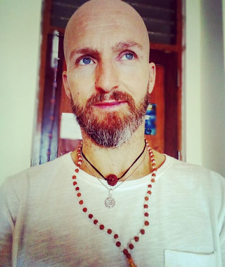 Let your soul shine and your body glow with some rocket yoga sweat.
Today Rocket Masterclass with @jacoboruizgallego