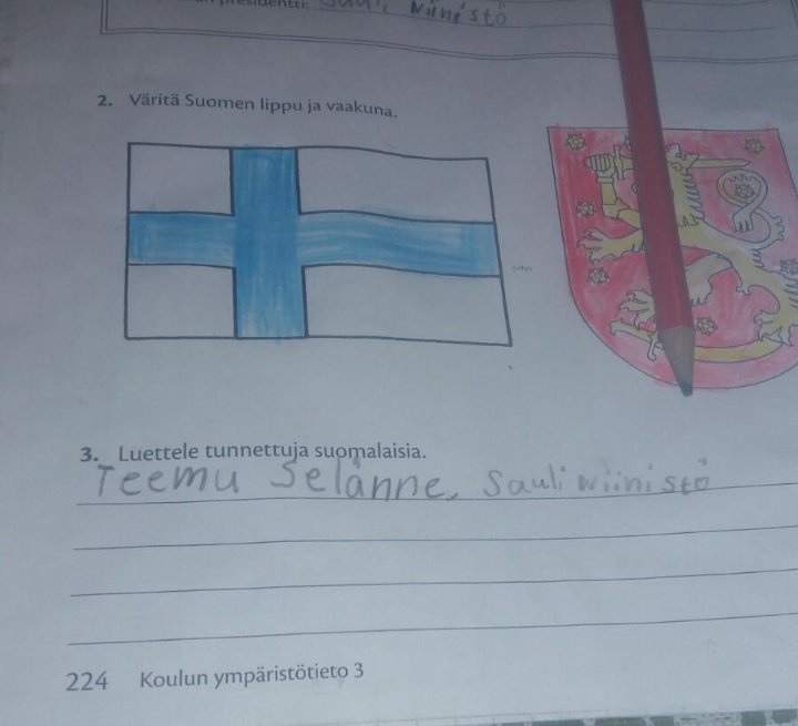 SatuWikholm's tweet photo. 9 vuotiaan tyttäreni läksy koulusta.Nimeä tunnettuja suomalaisia.Ekana mielessä @TeemuSel8nne ja sitten @niinisto 
..pakko sanoa #proudmama https://t.co/CTyYmcfBwN