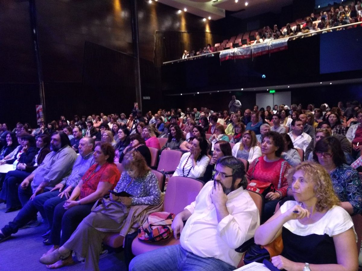 SUTEBAProvincia's tweet photo. 2do panel del Encuentro Pcial de Equipos Directivos e Inspectores de #Secundario, con  Silvia Almazan, Gabriel Brener y Patricia Sadovsky https://t.co/ipDfzZyNZH