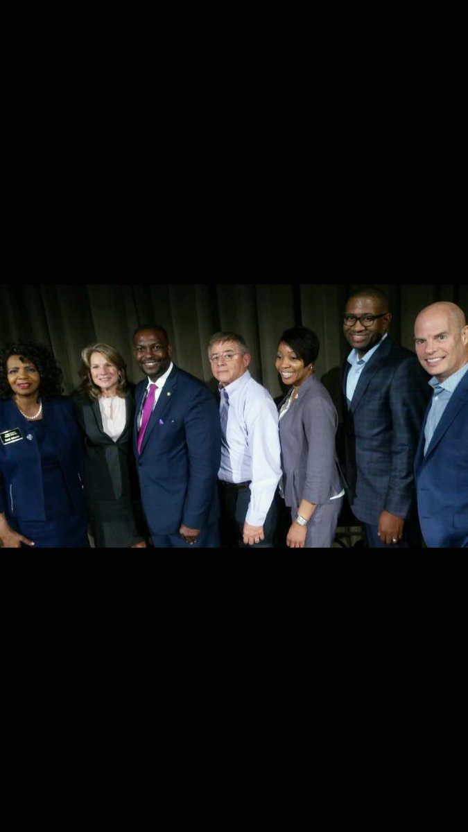 teamthomas2017's tweet photo. Thanks to all panelists at our Townhall on Policing and Public Safety. @cmjsgates @carter https://t.co/bGTh1gMSdM