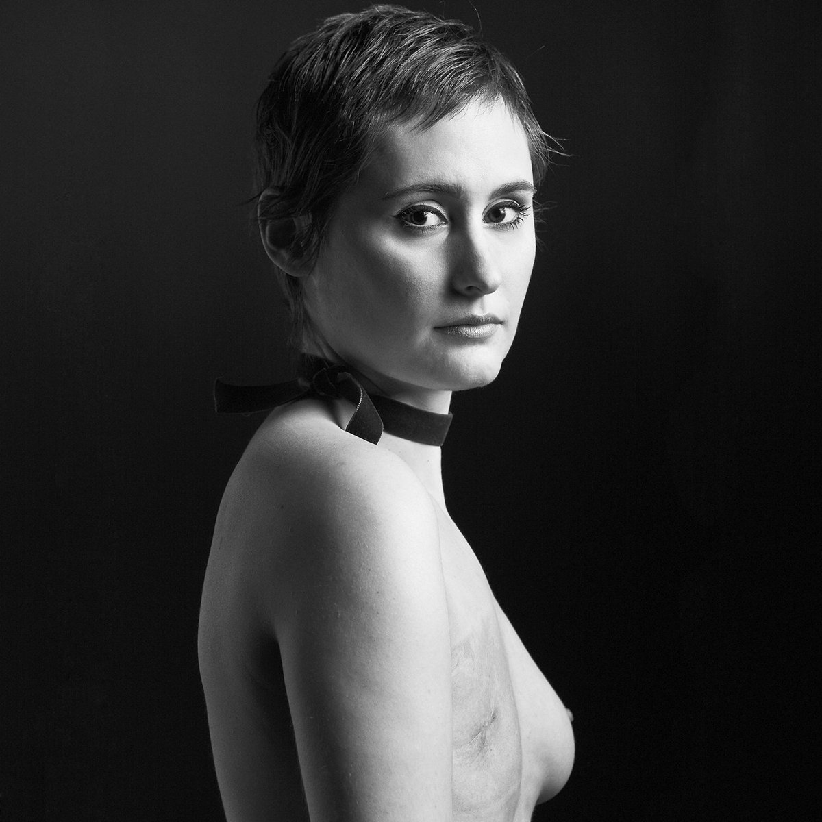 StellaMcCartney's tweet photo. Never letting her cancer define her, Vanessa was diagnosed at just 25. It sadly spread to her brain and she passed away at only 33 years old.
Discover Vanessa's story as part of our #NoLessAWoman campaign, with photos by David Jay for @TheScarProject: https://t.co/xw2xDSw9vE https://t.co/JxvI2bEqom