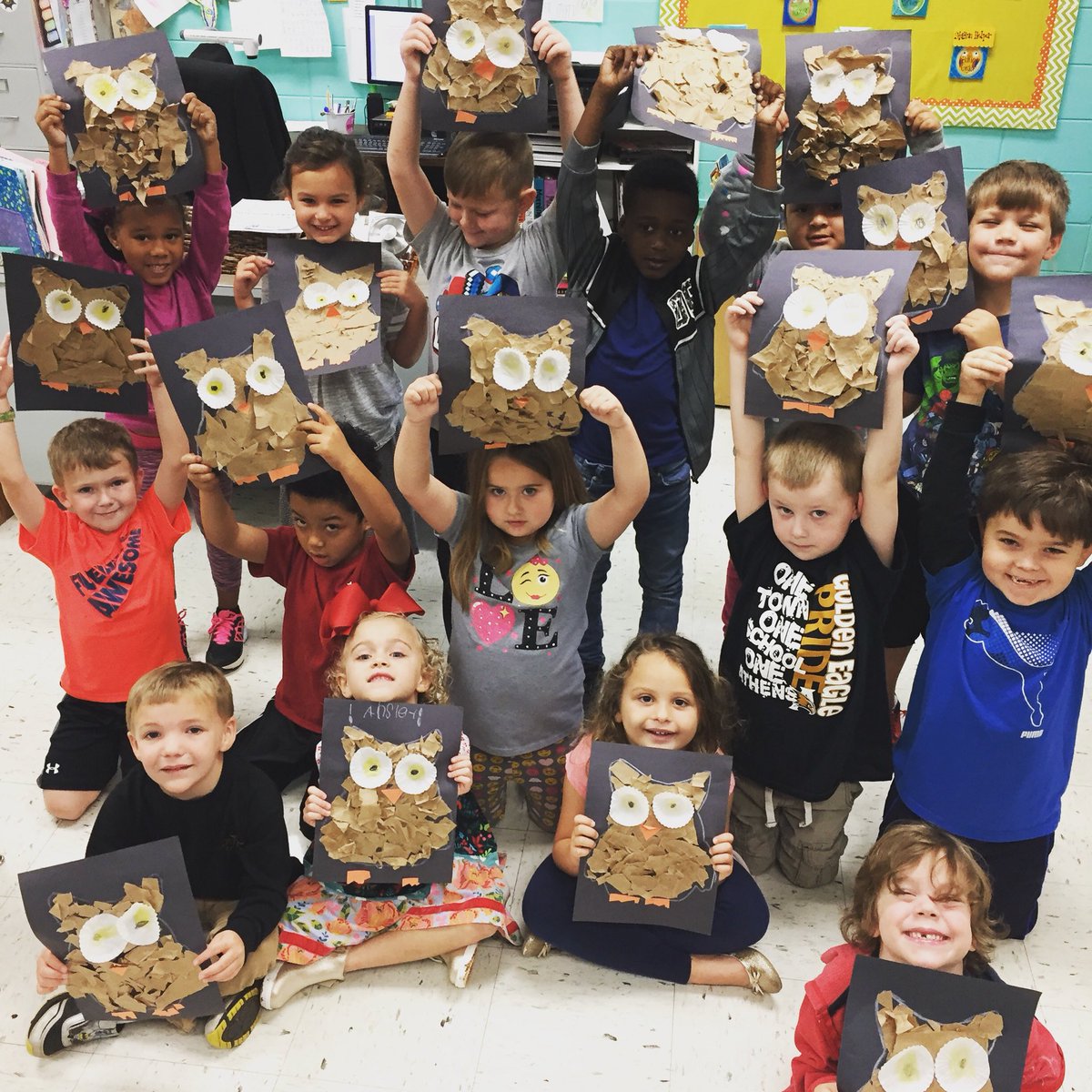 mslamonsclass's tweet photo. Whoooo’s glad it’s Friday? My baby birds and I sure are! @brookhillelem #OneAthens #OneBrookhill #everydayACS #bestyearever https://t.co/cniZaWRdoG