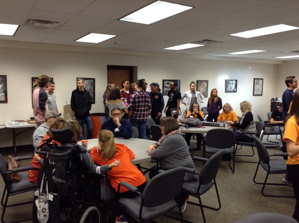OswegoBoysXC's tweet photo. Big show of support for boys and girls xc #Statebound2017 #PDT https://t.co/h2wfaiaOP4