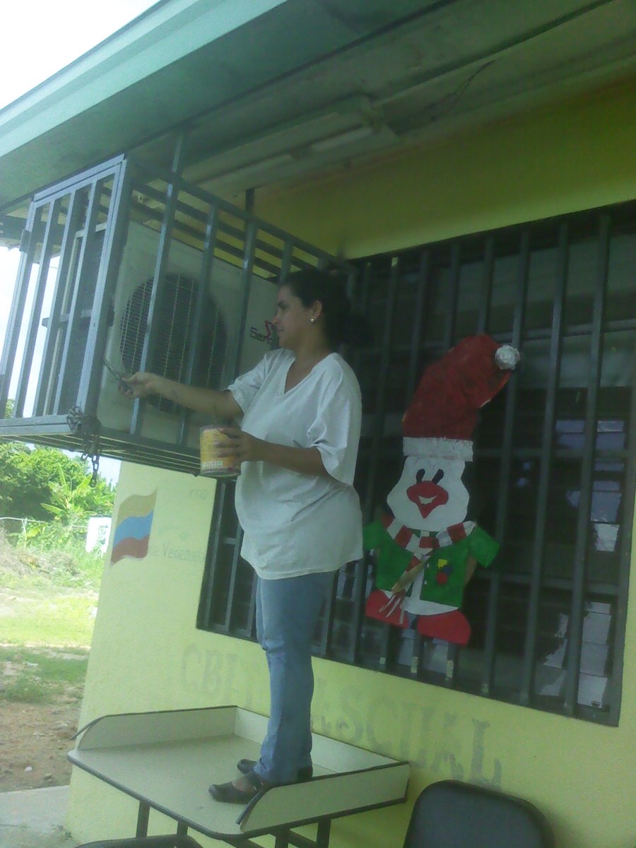 sccbittrujillo's tweet photo. @RCcbit_trujillo  @Fundabit  @salatrujillompp Mantenimiento del CBIT Pascual Ignacio Ignacio https://t.co/snWbTLBXhm