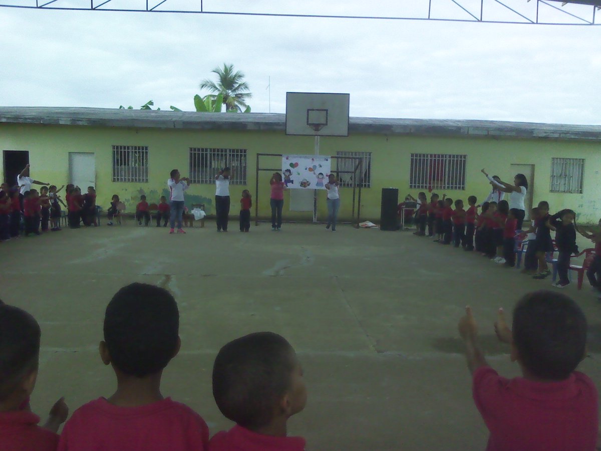sccbittrujillo's tweet photo. @RCcbit_trujillo  @Fundabit  @salatrujillompp Cierre de Proyecto del Jardín de Infancia Santa Isabel https://t.co/yks8PsiqzX