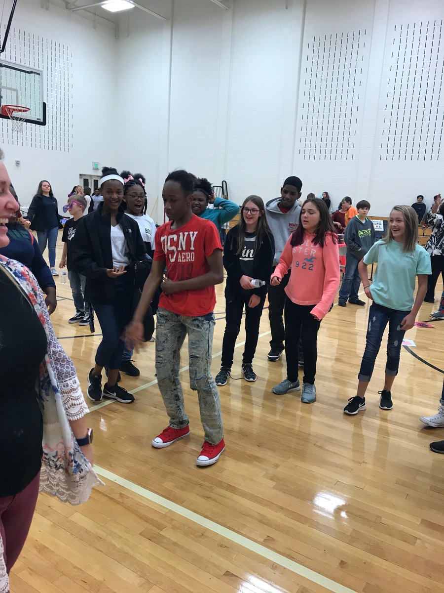 WMSWolfpack's tweet photo. Pack Carnival Adventures! @wsfcs  @PBISRewards #postivebehavior #WMSPackpride #7thgrade https://t.co/B4IBw0ZEkT