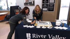 Meguaz's tweet image. Cake for breakfast!? #whynot #rivervalleyexperience #RVBbestbank17 #celebrate