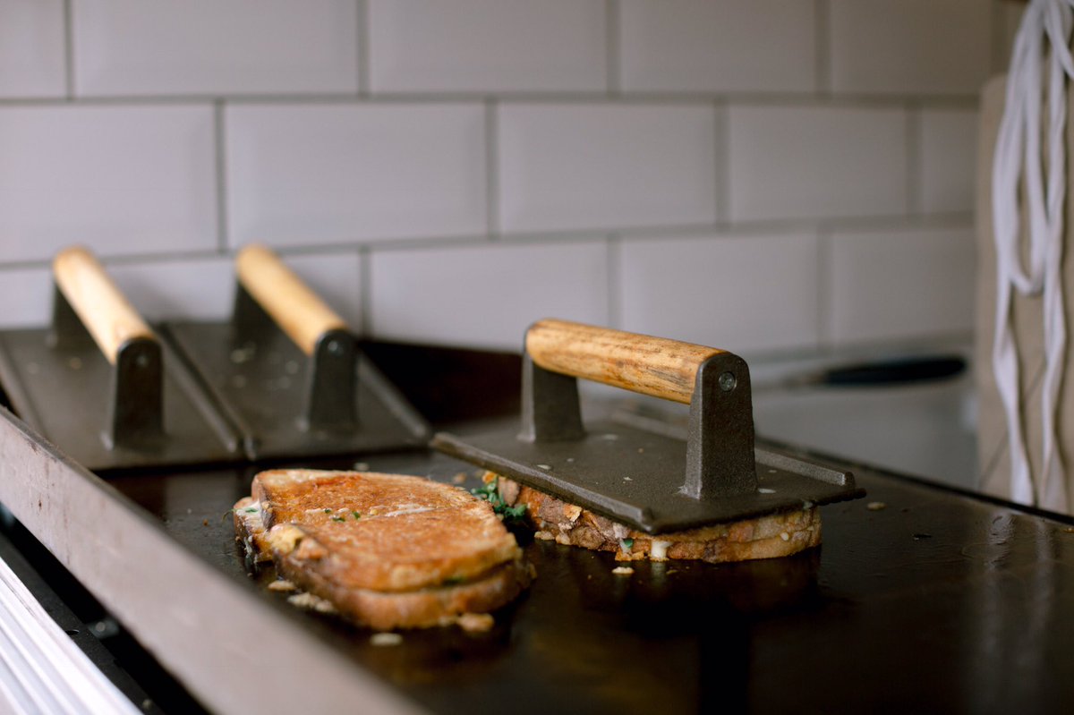 Paul Akin tweet media