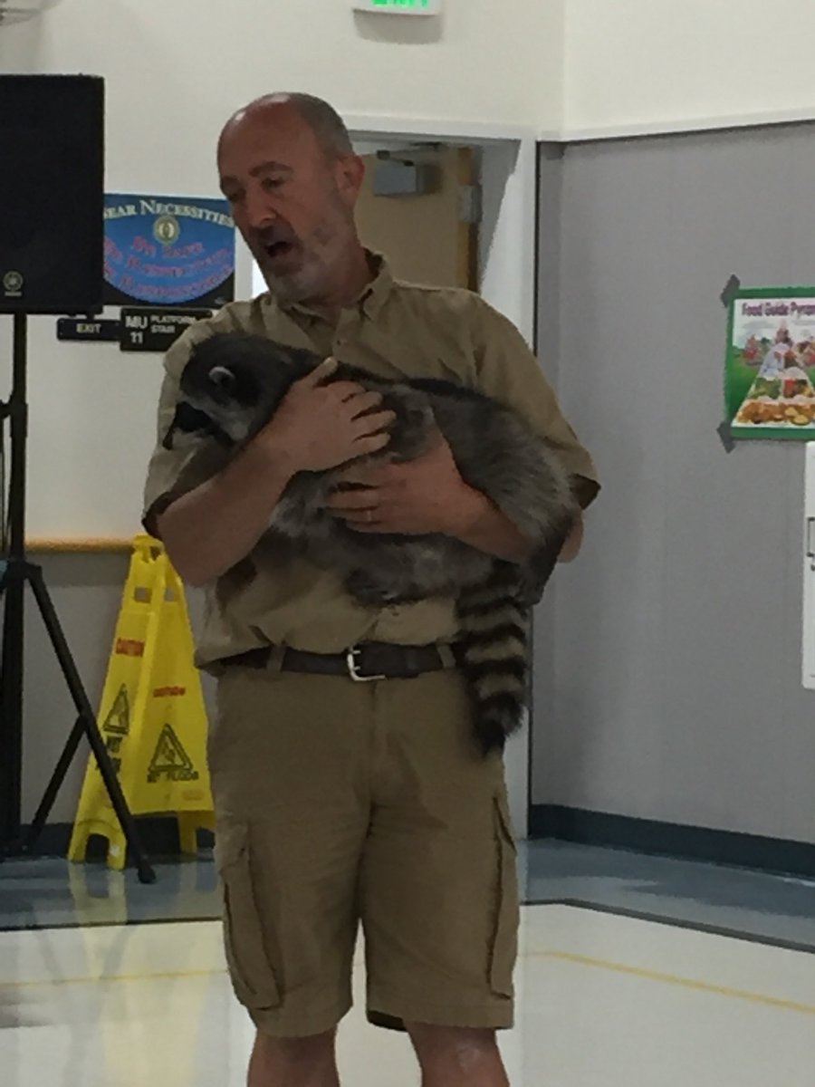 TeachMrsGibbs's tweet photo. Wild Things visits First Grade! @rcsdblueoaks #RCSDChampion https://t.co/dC5iAYPz35