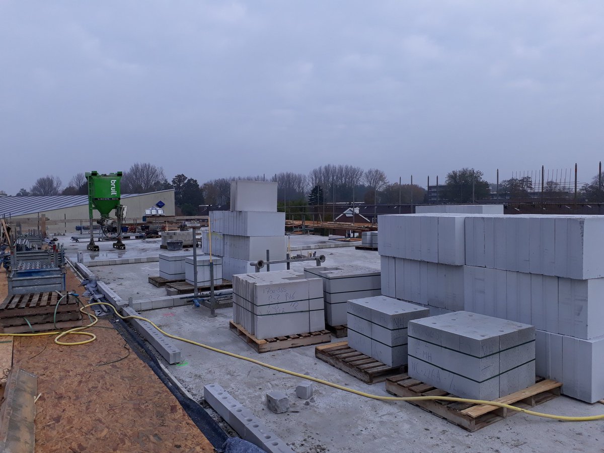 Op bezoek bij collega Davey die in opdracht van <a href="/PatrimoniumB/">PatrimoniumB</a> 40 appartementen aan het bouwen is in Barendrecht. <a href="/GiesbersRdam/">GiesbersRotterdam</a>