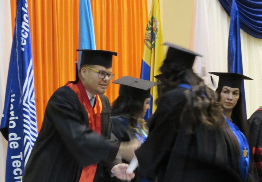 FundaLuisHomez's tweet photo. Felicitamos a los 91 nuevos ingenieros y arquitectos de la República Bolivariana de Venezuela egresados del programa @Fundalossada_ https://t.co/74LVOqQ8GK