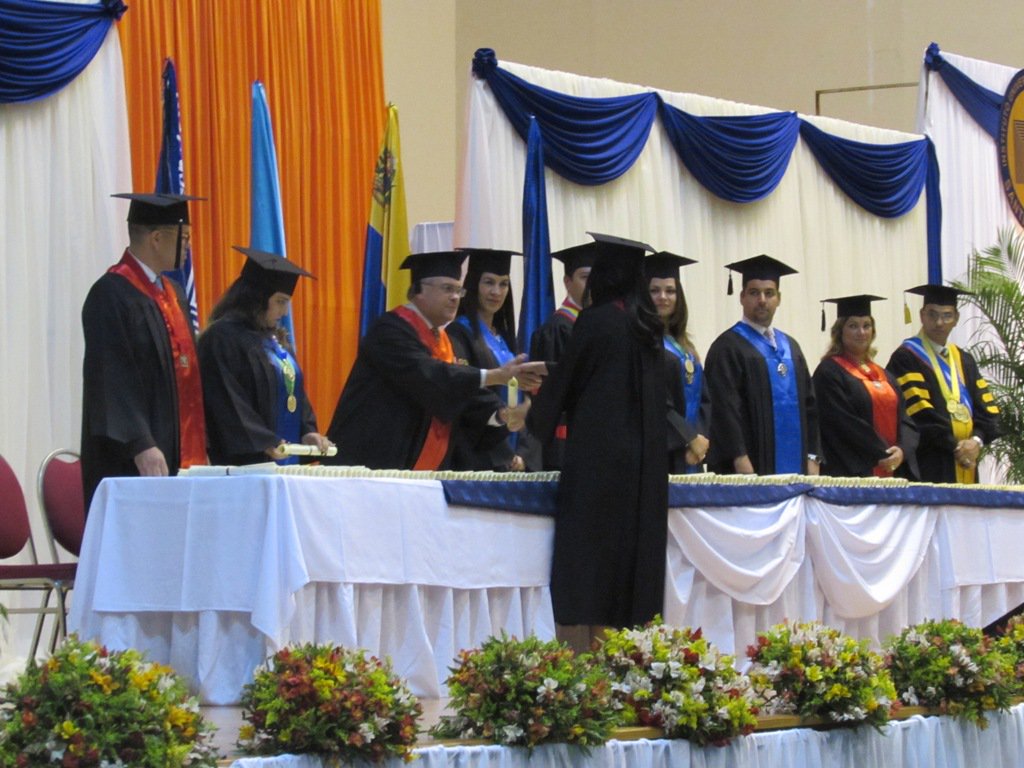 FundaLuisHomez's tweet photo. Felicitamos a los 91 nuevos ingenieros y arquitectos de la República Bolivariana de Venezuela egresados del programa @Fundalossada_ https://t.co/74LVOqQ8GK