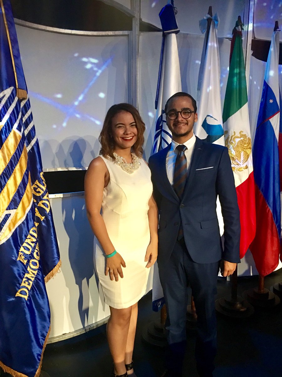 LawrenceTavers's tweet photo. Una experiencia única #CILA2017. Un honor formar parte del equipazo de @ANU_RD Gracias! https://t.co/lhbKsEae7H