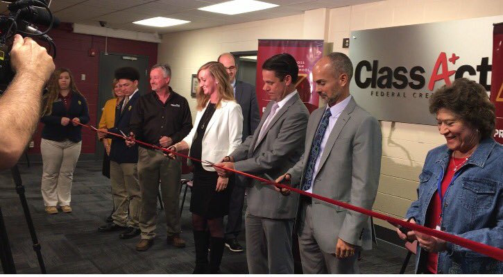 tkonz's tweet photo. Out at the ribbon-cutting of renovated @classactfcu branch @Doss_High. It's right next to main entrance of the school now #WeAreJCPS https://t.co/qyAyFM3lH8