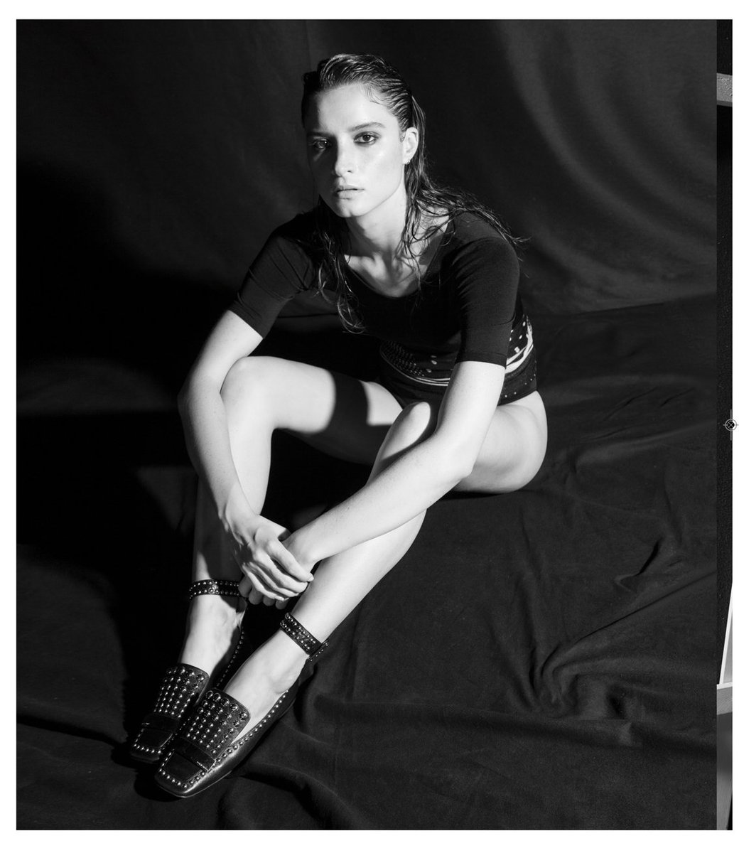 BookModaMag's tweet image. E&apos; online sul nostro sito Internet bookmoda.com l&apos;editoriale &quot;On Stage&quot; di Book Sposa n.55. Scoprilo su bookmoda.com/2017/11/03/boo…