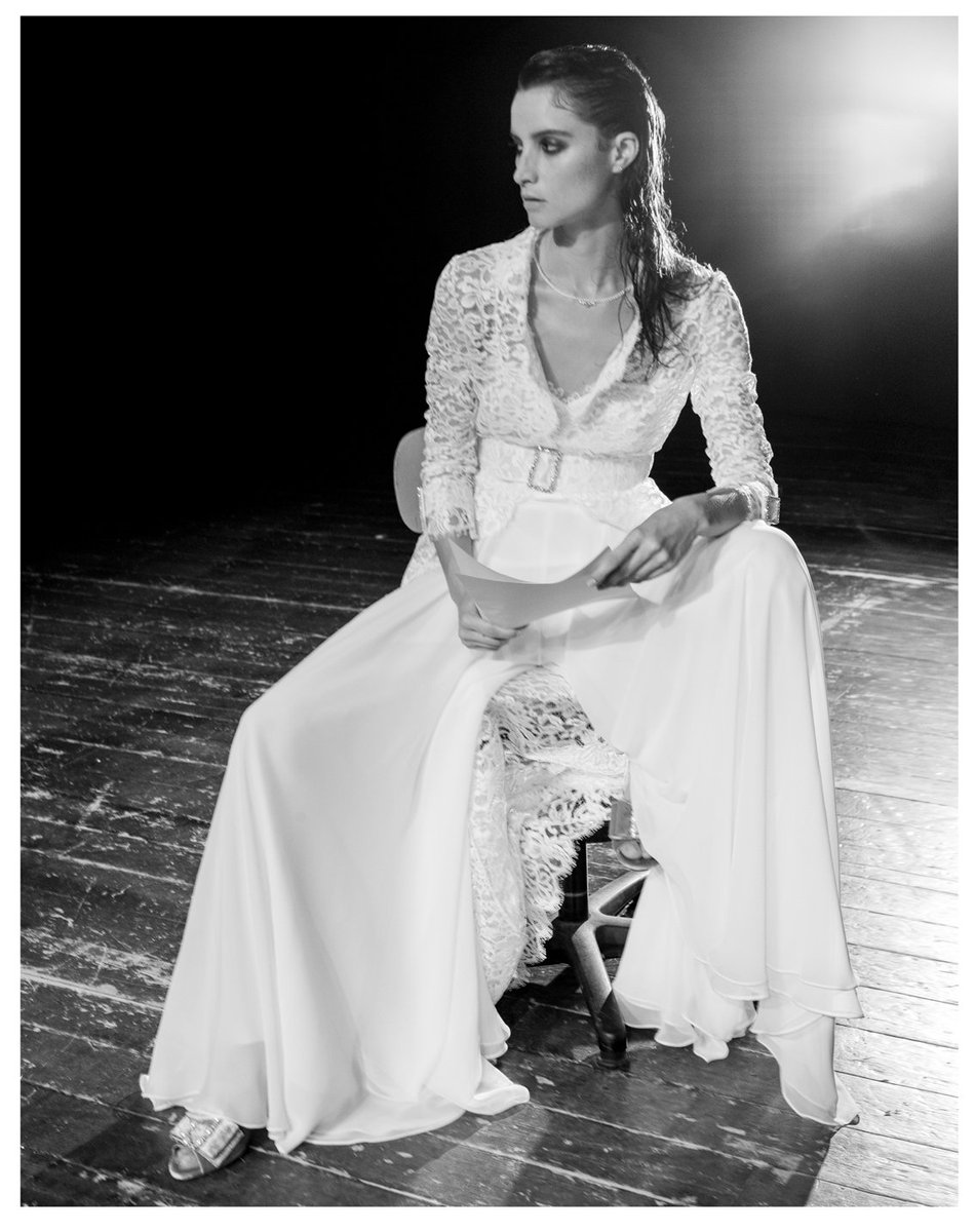 BookModaMag's tweet image. E&apos; online sul nostro sito Internet bookmoda.com l&apos;editoriale &quot;On Stage&quot; di Book Sposa n.55. Scoprilo su bookmoda.com/2017/11/03/boo…