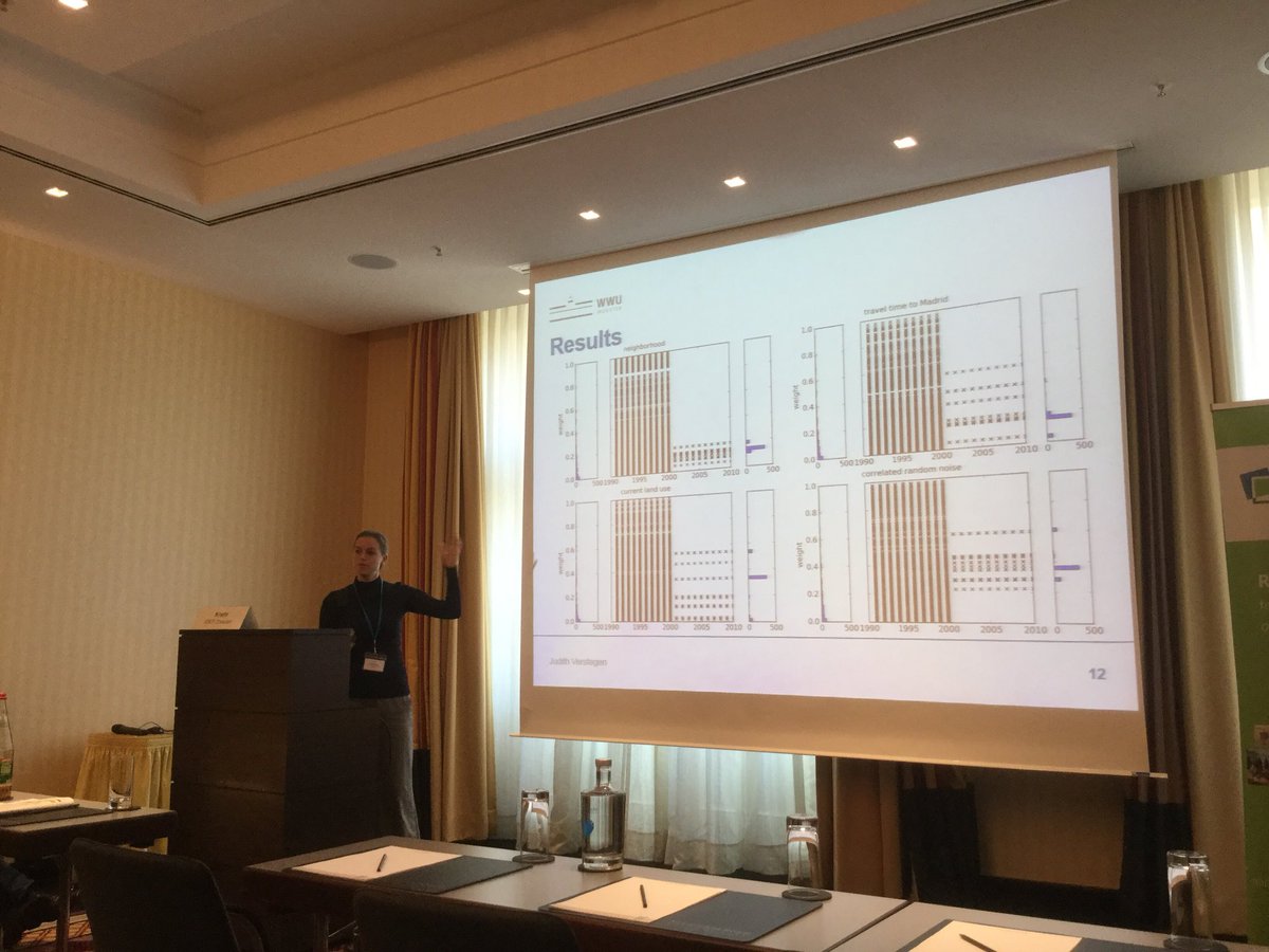 DiegoRybski's tweet photo. Judith Verstegen on callibrating cellular automaton taking uncertainty into account #ILUS2017 https://t.co/IhSTpfsUMT