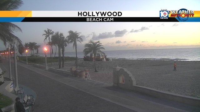 Beautiful start to your Friday, checkout the Hollywood beach cam just before sunrise. https://t.co/D7JXVhKh2N