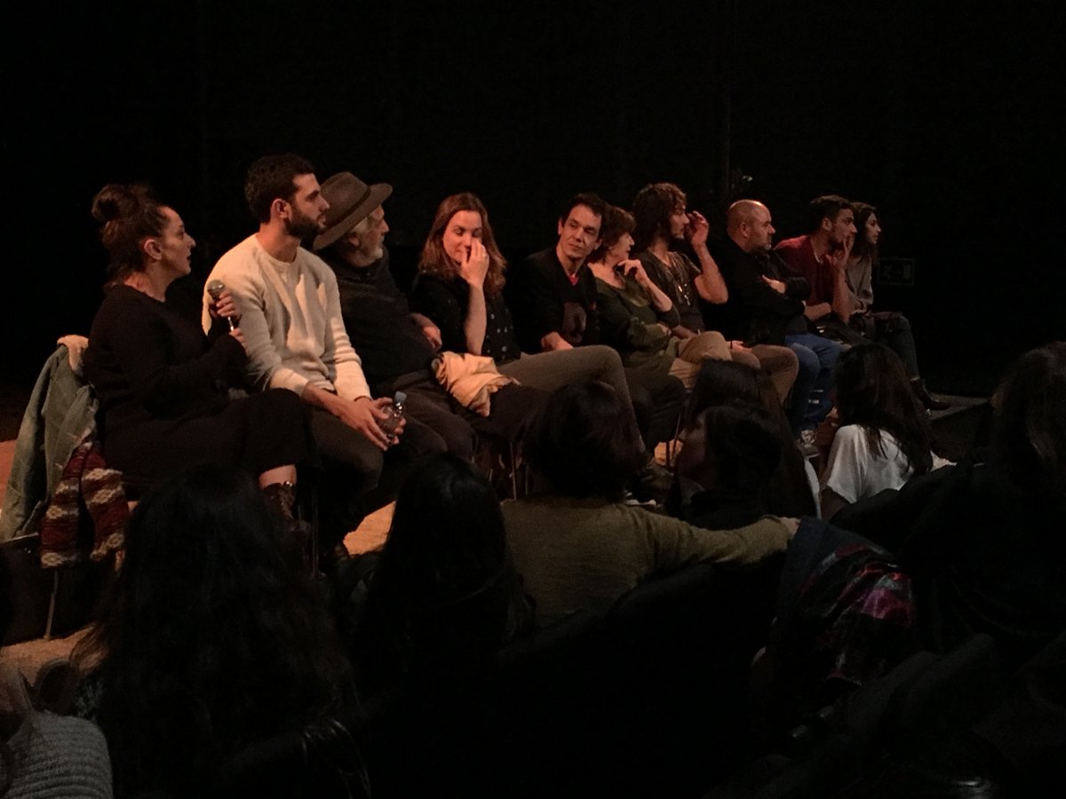 #EncuentroConElEquipoArtistico #DentroDeLaTierra gran interés por detalles sobre obra, autor, dirección y actores. bit.ly/2xb9CQR