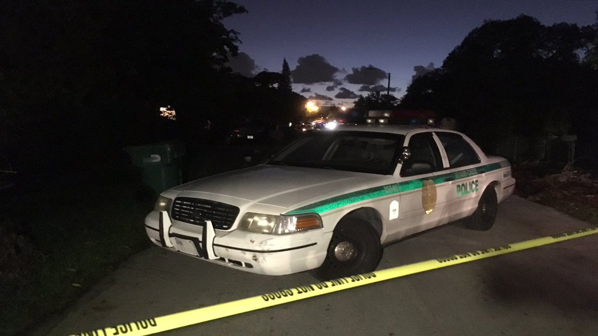 Pregnant woman shot in northwest Miami-Dade, taken to hospital bit.ly/2yqGVRG?utm_so… https://t.co/fvlXLj2ajb