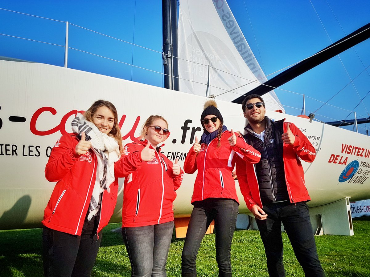 EMNormandie's tweet photo. #TransatJacquesVabre2017 Nos étudiants @EMNormandie ont du cœur et participent en tant que bénévoles à l'opération @mecenatcardiaqu #EDRESUP https://t.co/VdSCbODC7n