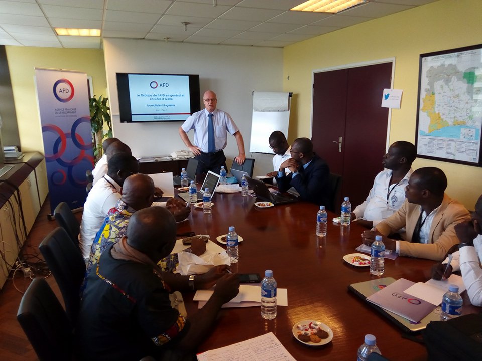 20 journalistes et blogueurs de #CotedIvoire formés aux enjeux du développement durable aujourd'hui à l'agence AFD d'Abidjan! #MondeEnCommun