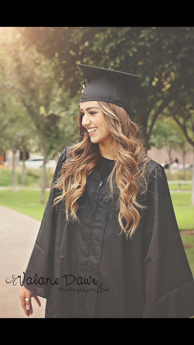 StacyUsherPhoto's tweet photo. So proud of you @Usher_Savvy🎓👩🏻‍🎓😘 #graduation2017 #nextchapter #newbeginnings https://t.co/KvL3SPppEp