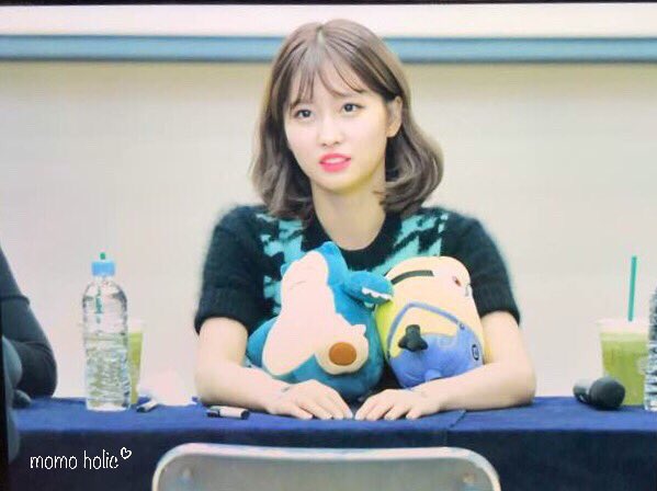 19961109com's tweet photo. 171103 상암 팬싸

@JYPETWICE 

#TWICE #MOMO #모모 #트와이스 #もも https://t.co/yds3ptR0Zc