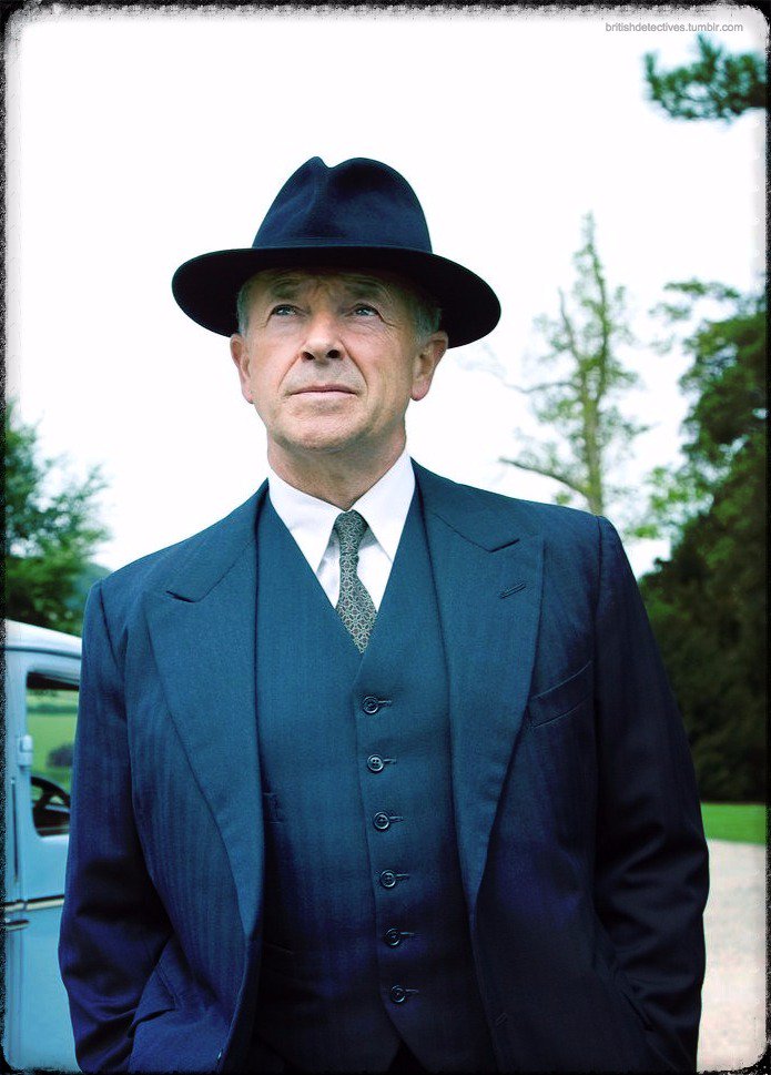 BritDetectives's tweet image. The name is Foyle. I'm a policeman. #FoylesWar #MichaelKitchen #sexyoldbones