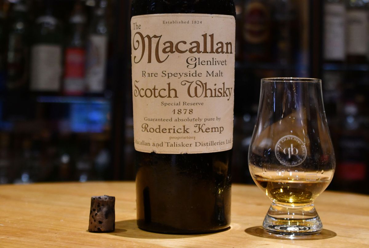A man found out he paid $10,500 for a fake shot of "the world's most expensive whisky"  bloom.bg/2zanutu