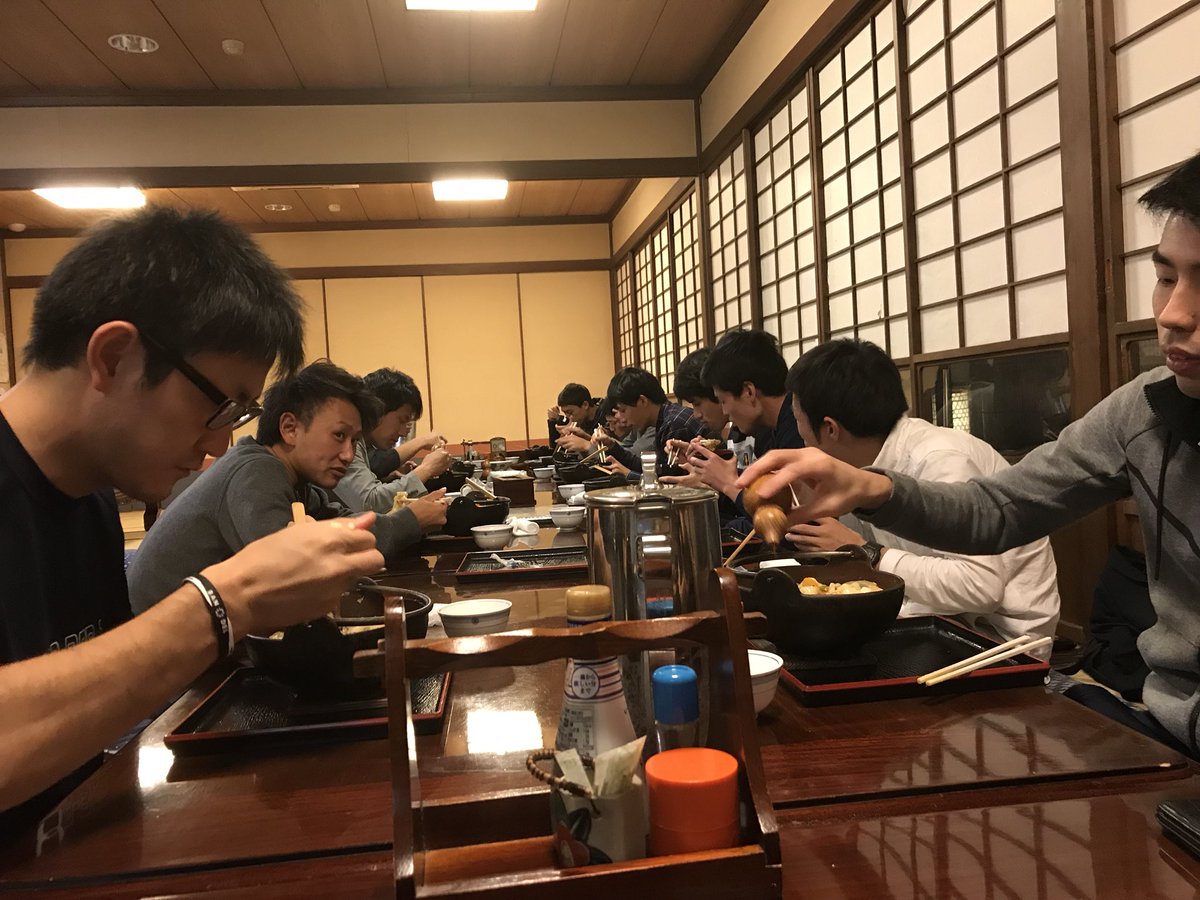 TUFC_12's tweet photo. 【Bunkyo】
決戦に向け山梨に入った選手たち。
明日のパワーを、ほうとうで蓄えます。 https://t.co/zyewKPXeV0